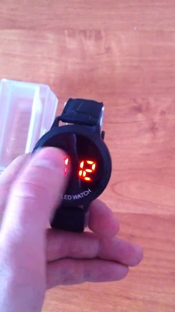 Сенсорные часы Batiskaf смотреть онлайн