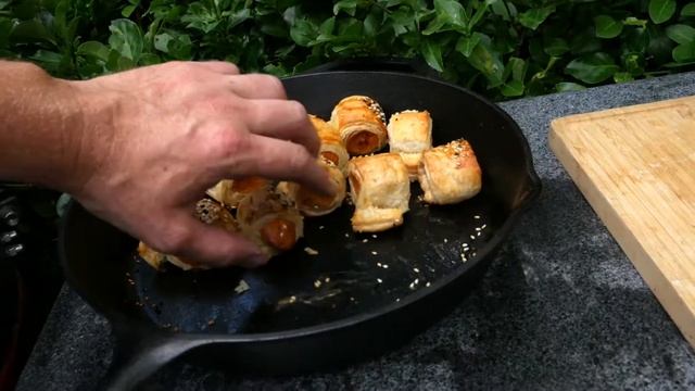 Salmon Dog in a Blanket & Bacon Asiago Salmon Burger смотреть онлайн