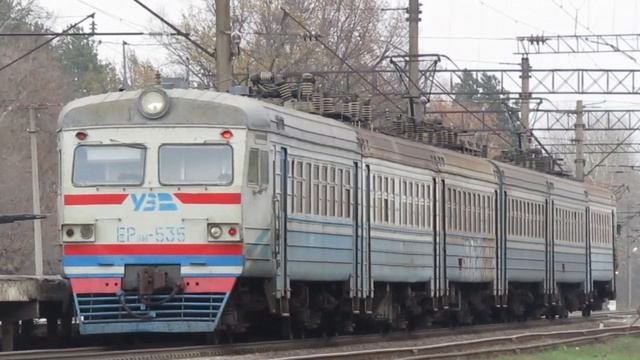Электропоезд ЭР9М-501/535 смотреть онлайн