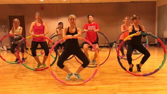 "TELEPHONE" Lady Gaga ft Beyoncé - Ballet Barre Workout w/ Hula Hoops Valeo Club смотреть онлайн