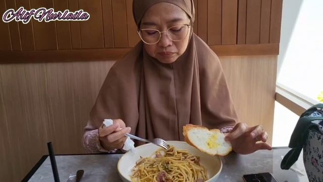 Makan Siang di "Ciao! Kitchen & Coffee !!! #wisatakuliner #kulinerlumajang #alifnurlaila смотреть онлайн