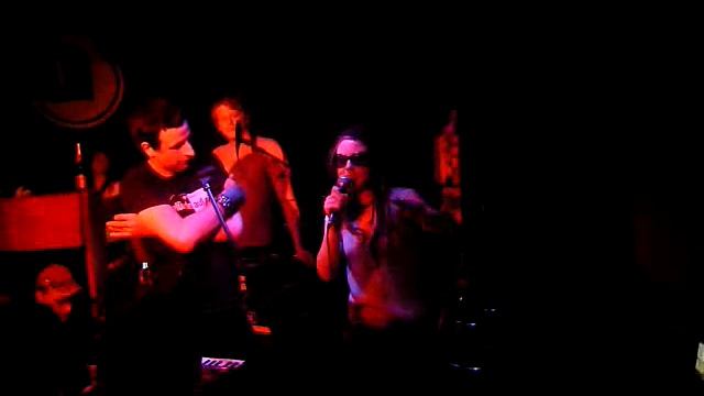 11.04.09 Egotronic im Südbahnhof Chemnitz - Ansage gegen Thor Steinar смотреть онлайн