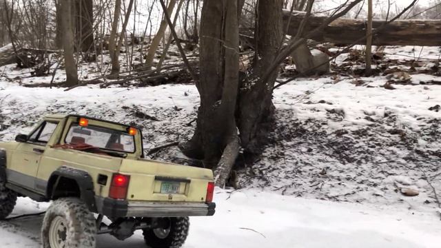 Jeep Cherokee 1/10 pickup chop-top breaking ice смотреть онлайн
