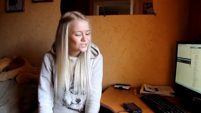 Красивая девушка очень красиво поёт!!! смотреть онлайн