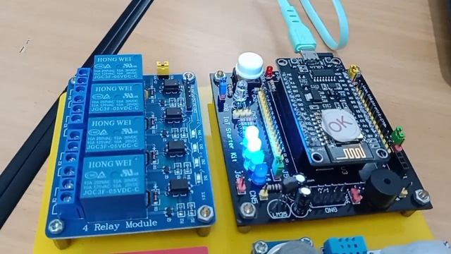 Praktikim IoT Kontrol 4 Buah Led Melalui Website