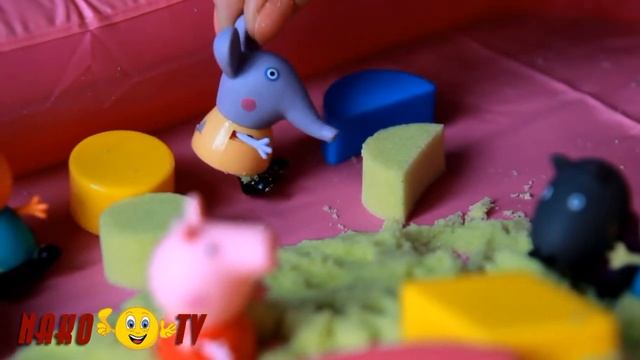 Свинка Пеппа Мультик из игрушек Свинка Пеппа и ее друзья делают фигуры из кинетического песка Peppa смотреть онлайн