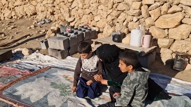 "Reza's help to Asmat to cover the roof of the house" смотреть онлайн