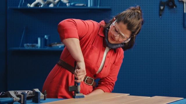 Dremel - Jak nařezat laminát nebo dlaždice pro trubku radiátoru смотреть онлайн