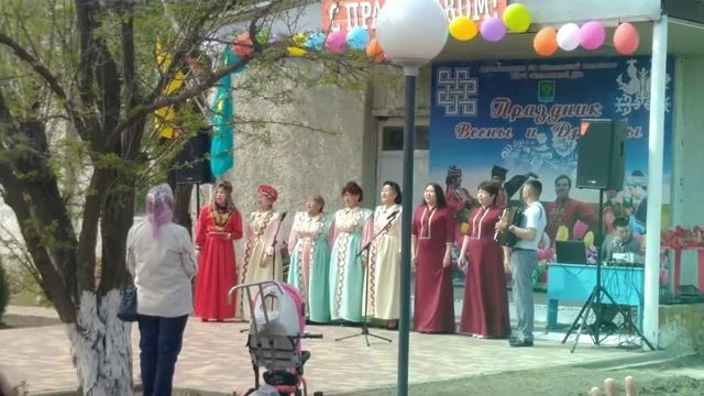 Кратко о празднике Весны и Дружбы, 24.04.20 смотреть онлайн