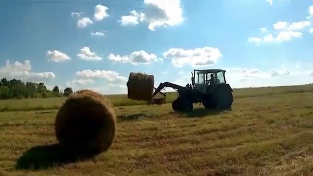 Тюкуем сено! Сенокос начался. смотреть онлайн