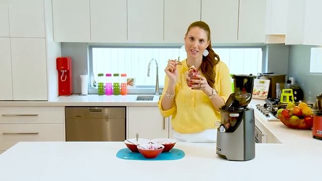 Kuvings EVO820 Official Video: Evolution Cold Press Slow Juicer смотреть онлайн