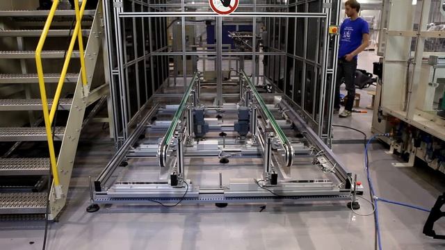 Конвейер для литьевой машины. Установка ширины. смотреть онлайн