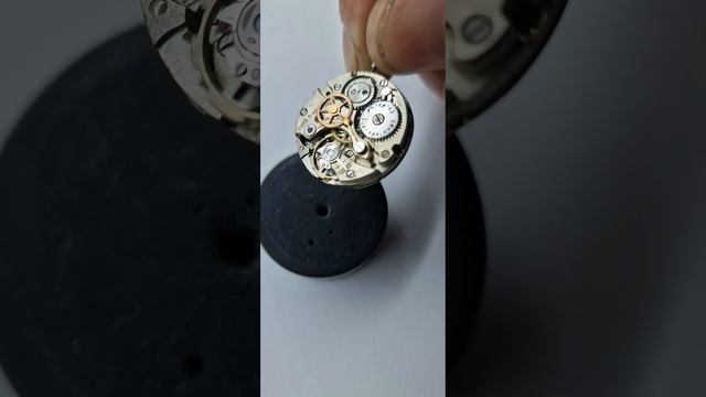 Rolex с центральной секундой стрелкой,на ходу.