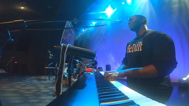 WORSHIP Atmosphere with recording artist Damon Little! 🙌 Ralph Jr. 🎹🎶 смотреть онлайн