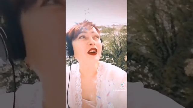 Это я без маски🎭 Но поёт Пугачева 💞 смотреть онлайн