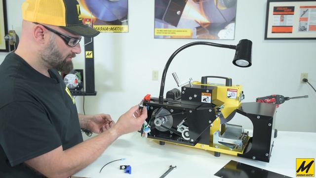 Auxiliary Outlet Installation in a MAG-8200 Lawn Mower Blade Sharpener смотреть онлайн
