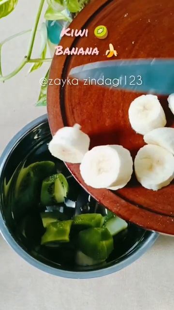 Kiwi Banana Smoothie 🥝🍌| Healthy Kiwi Banana Smoothie#shorts#kiwismoothie#viral смотреть онлайн