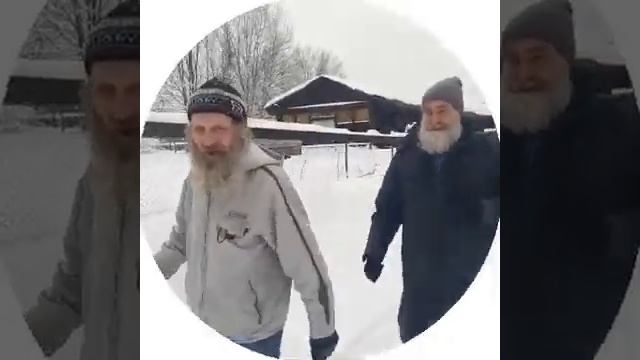 на съёмках фильма " Прозрачные земли " - "Нам песня строить кино помогает* . смотреть онлайн