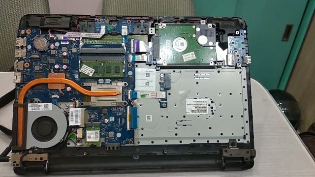 HP 15-AC123TX Motherboard смотреть онлайн