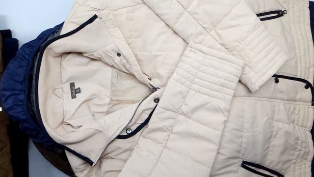 Мешок № 09102 Куртки Супер Крем. Арт 3069. Вес 25кг. Кол-во 29 шт смотреть онлайн