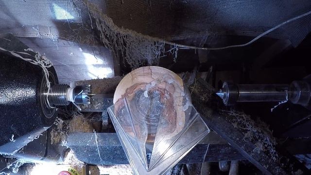 Woodturning - Let's make a Yew and resin pot смотреть онлайн