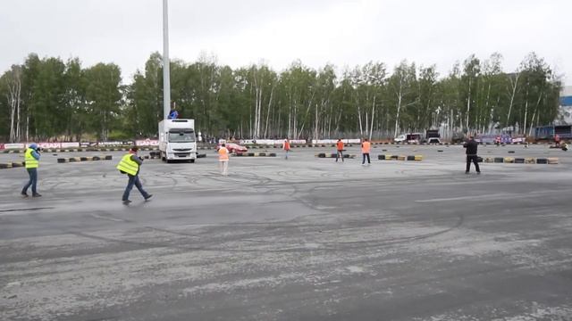 VI этап Открытого Чемпионата Урала по дрифту смотреть онлайн