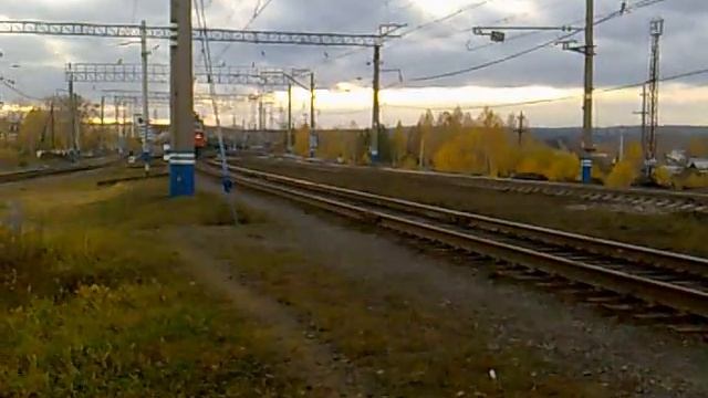 ВЛ11-794 С приветливым машинистом, ст.Ревда.mp4 смотреть онлайн