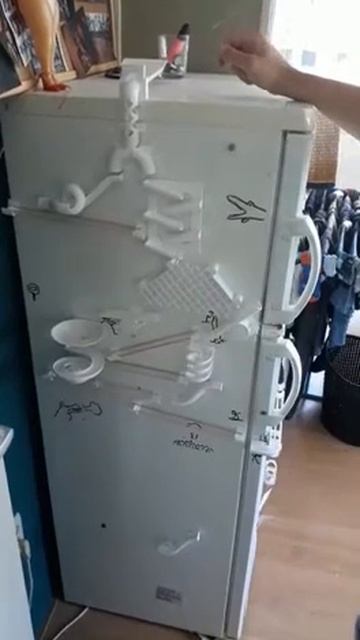 Marbletrack connected to fridge with magnets, all parts are 3d printed смотреть онлайн