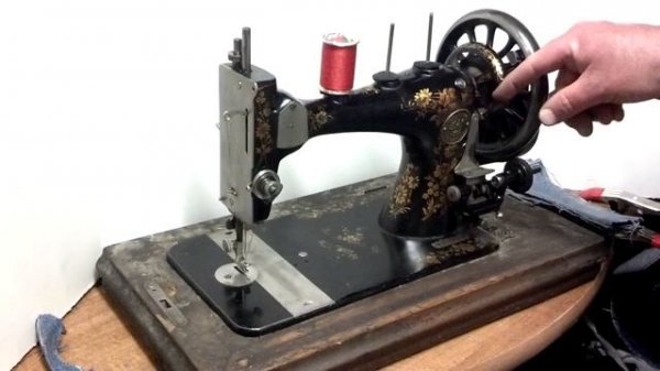 Serviced Rare Antique Clemens Muller Dresden Hand Crank Treadle Floral Sewing Machine 870769