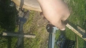 почему мотоблок не набирает обороты и идёт черный дым досхажите ??