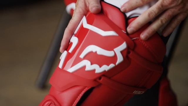 FOX MX | RICKY CARMICHAEL | ALL NEW 180 BOOT WITH ACTIVE LOCK смотреть онлайн