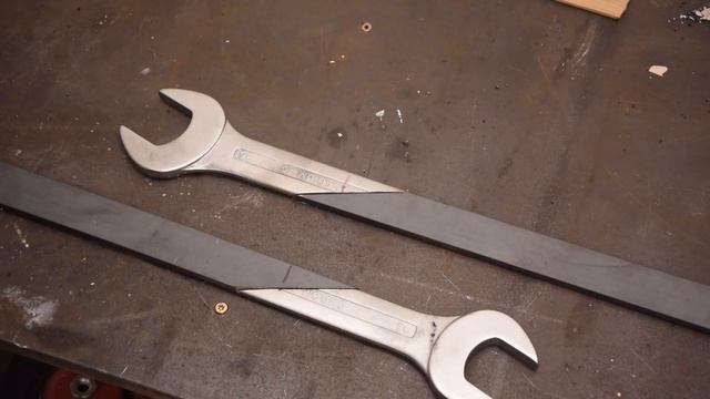 How to Scarf Wrenches and Safe Thousands of Dollars | Table Saw Arbor Wrench смотреть онлайн