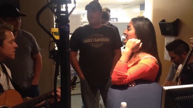 Rascal Flatts singing with Vanessa смотреть онлайн