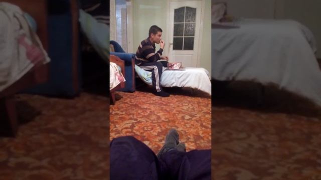 Смеётся как конь ахахах))! смотреть онлайн