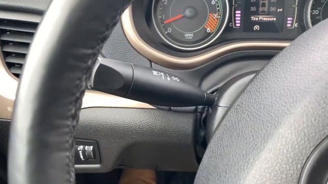 Walk Around of 2016 Jeep Cherokee Sport смотреть онлайн