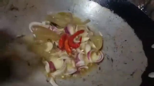 নৰসিংহ দি মাছৰ জোল | Fish Curry Recipe with Curry Leaves I Assamese Recipes Fish смотреть онлайн