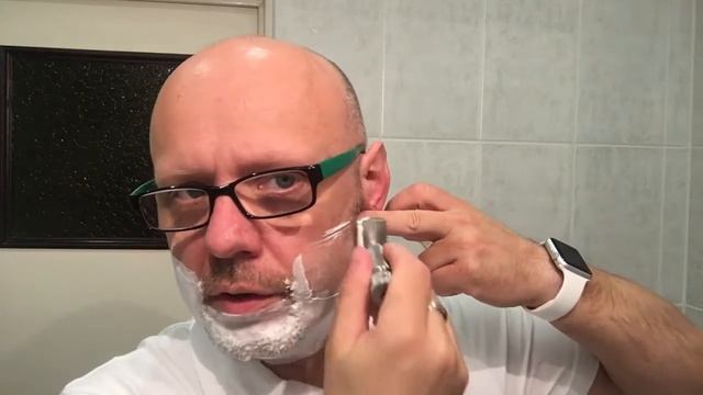 Tradycyjne golenie twarzy maszynką ATT S2 смотреть онлайн