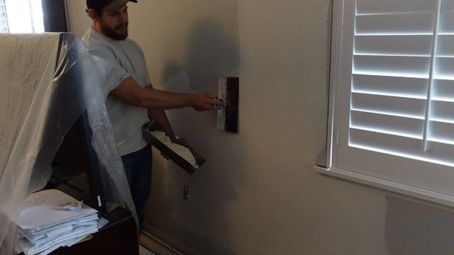 Learn this skill and you will NEVER BE WITHOUT WORK: Drywall Repair смотреть онлайн