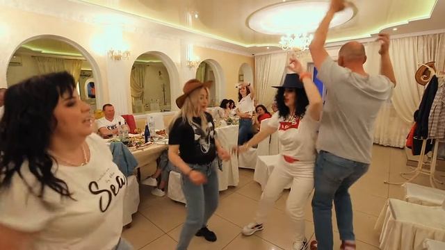 Вечірка в стилі 90-х смотреть онлайн