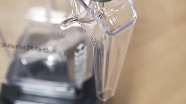 BLENDTEC Designer 625 blender смотреть онлайн