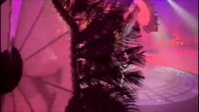 Clock (Fan) Dance ('One Night in Dubai') смотреть онлайн