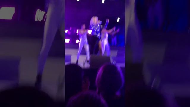 Rita Ora - New Look & GIRLS Live in Milan смотреть онлайн