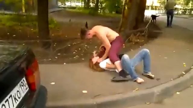 Парень разбирается со своей девушкой смотреть онлайн