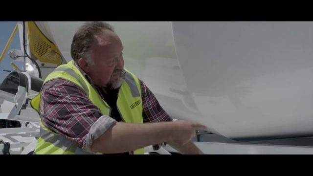 Columbia CL112 Truck Walk Around | Freightliner Australia | Class Leading in Safety and Constructio смотреть онлайн