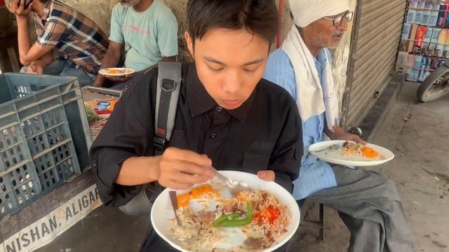 MAMPIR MAKAN SIANG KE WARUNG BIRYANI GEMBEL! UDAH LEGEND HAMPIR 25 THN BUKA LANGGANAN PARA YOUTUBER смотреть онлайн