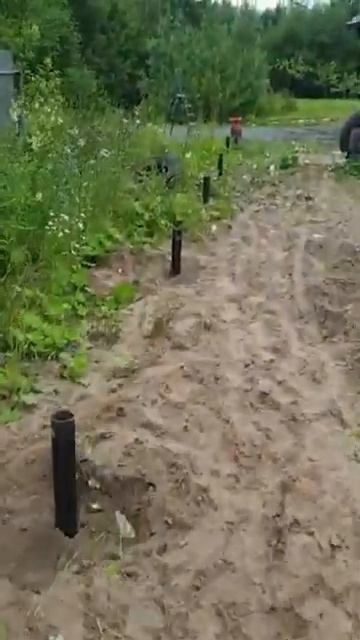 Деревня Верховье Закрутка винтовых свай под забор #стройка #дом #забор смотреть онлайн