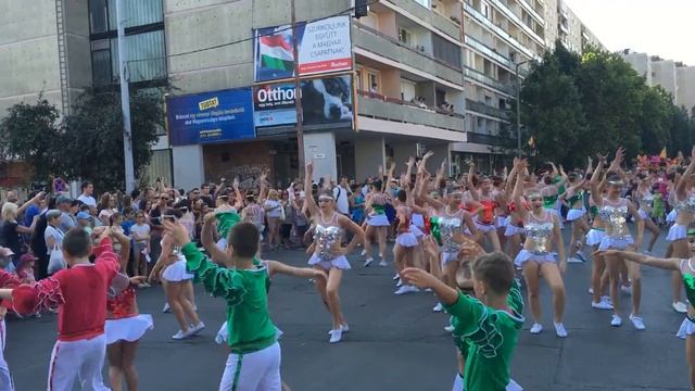 Kenguru Virágkarnevál