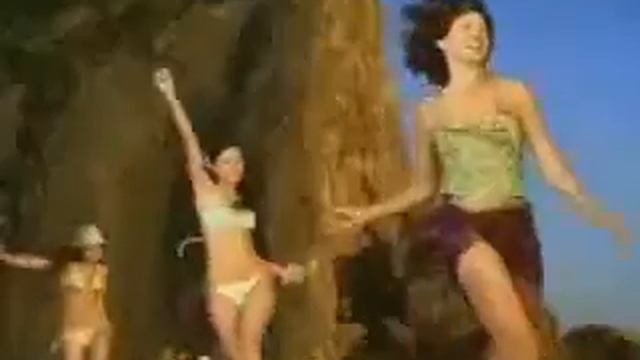 Vanessa Anne Hudgens Old Navy COmmercial смотреть онлайн