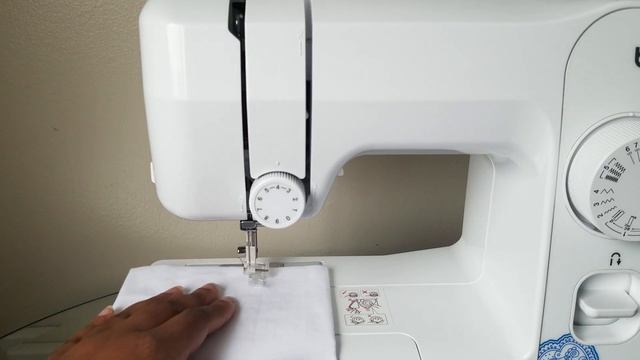 Brother LX3817 How to Change the Needle смотреть онлайн