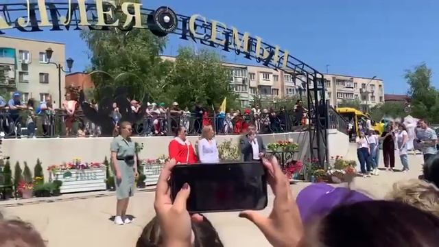 ЛДПР подарила подарки на день защиты детей смотреть онлайн